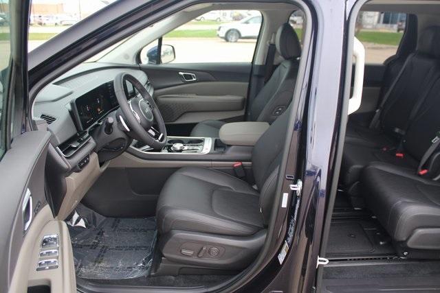 new 2025 Kia Carnival Hybrid car, priced at $44,435