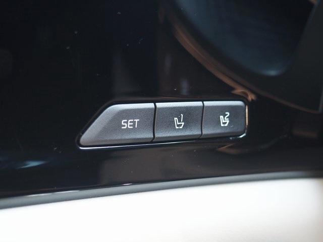 used 2024 Kia Carnival car, priced at $43,885