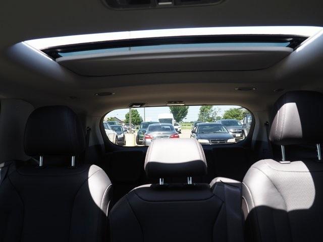 used 2024 Kia Carnival car, priced at $43,885