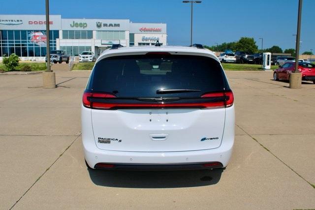 new 2024 Chrysler Pacifica Hybrid car, priced at $52,466