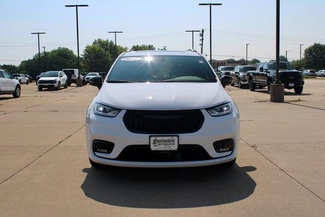 new 2024 Chrysler Pacifica Hybrid car, priced at $52,466