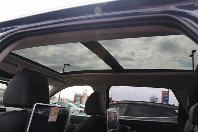 new 2025 Kia Sorento car, priced at $40,020