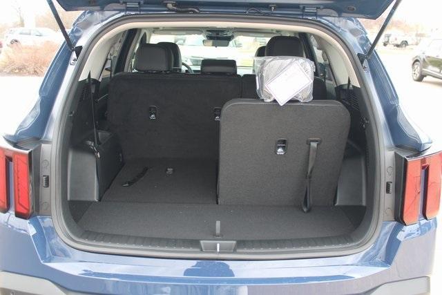 new 2025 Kia Sorento car, priced at $40,020