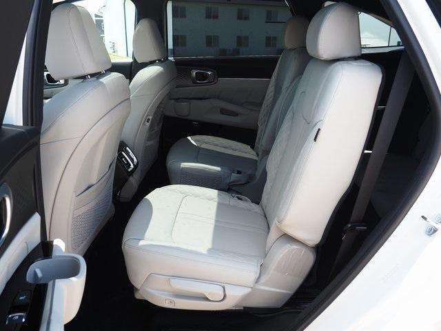 new 2025 Kia Sorento Hybrid car, priced at $49,025