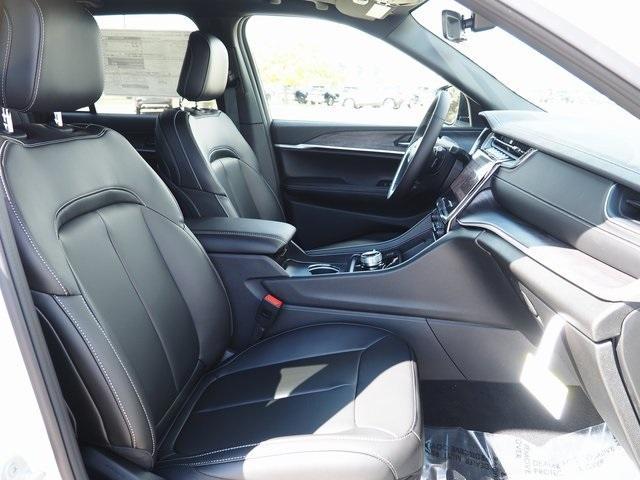 new 2025 Jeep Grand Cherokee car, priced at $48,250