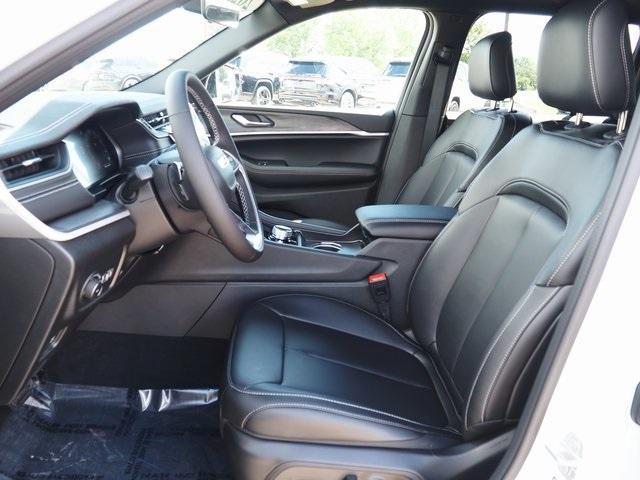 new 2025 Jeep Grand Cherokee car, priced at $48,250