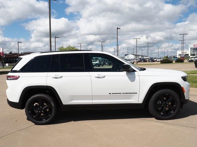new 2025 Jeep Grand Cherokee car, priced at $48,250