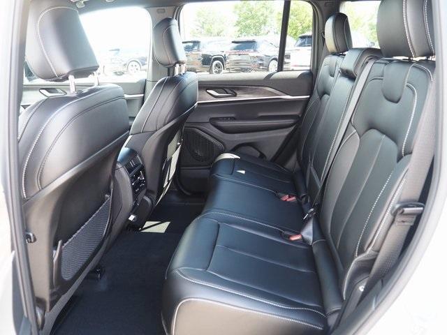 new 2025 Jeep Grand Cherokee car, priced at $48,250