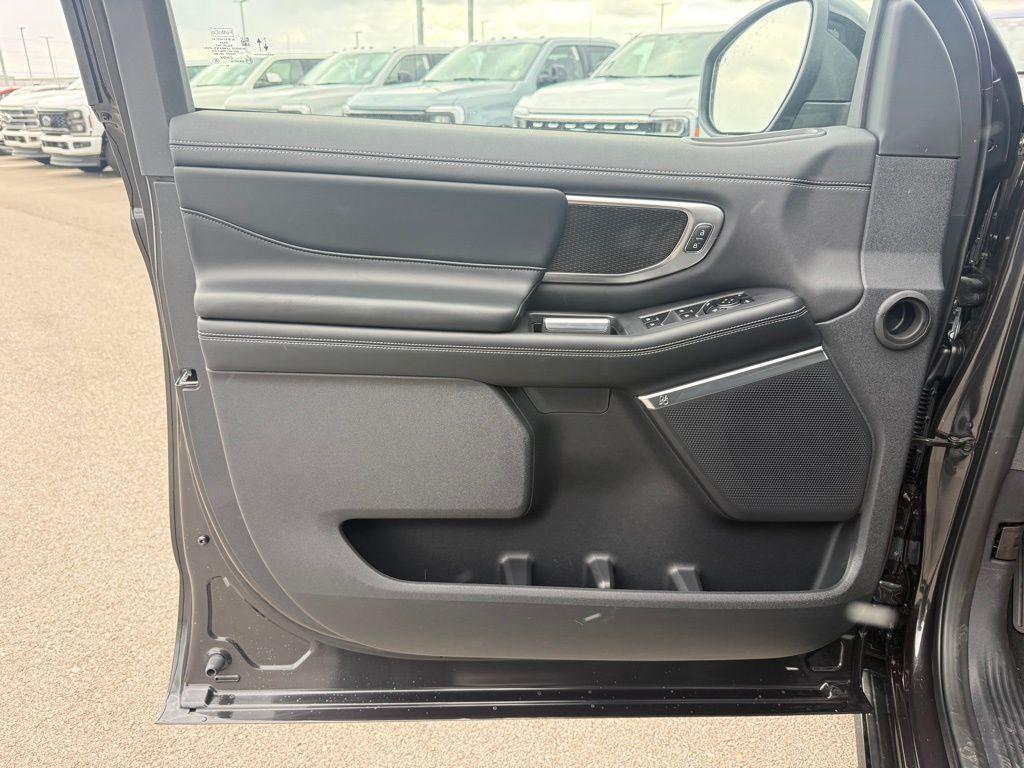 new 2025 Ford Expedition Max car, priced at $84,141