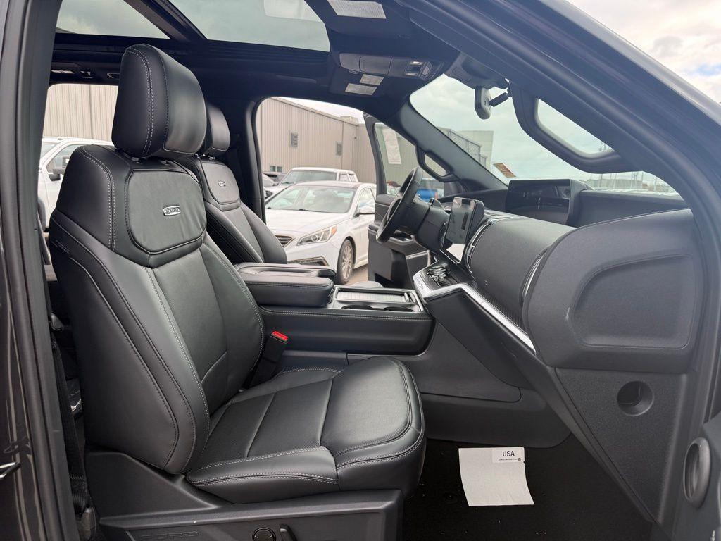 new 2025 Ford Expedition Max car, priced at $84,141