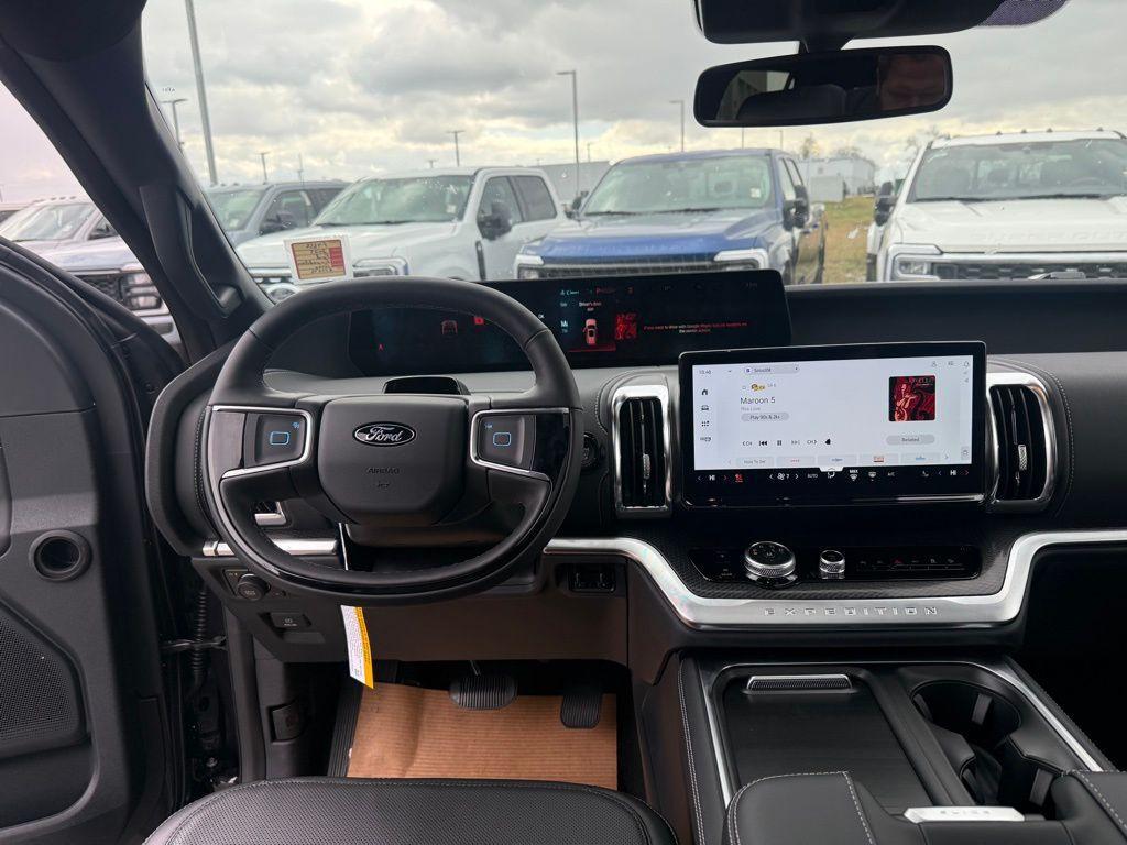 new 2025 Ford Expedition Max car, priced at $84,141