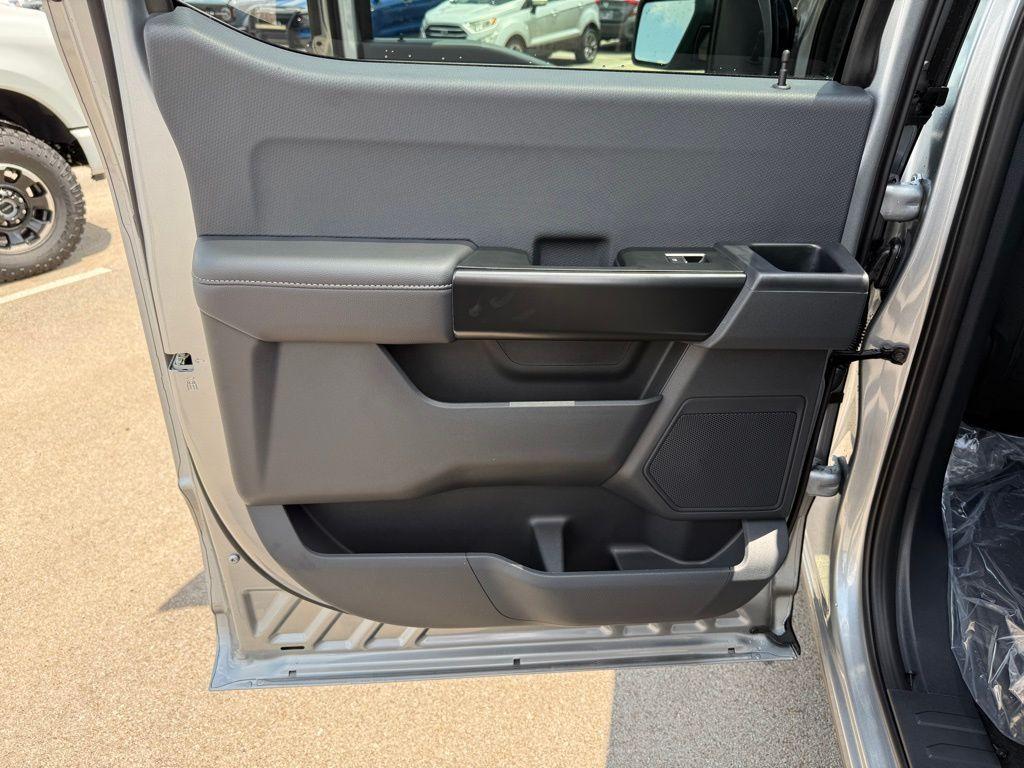 new 2025 Ford F-150 car, priced at $43,922