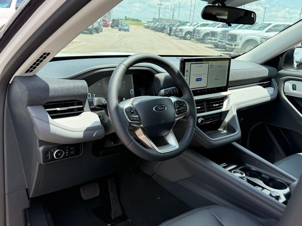 new 2025 Ford Explorer car, priced at $41,617