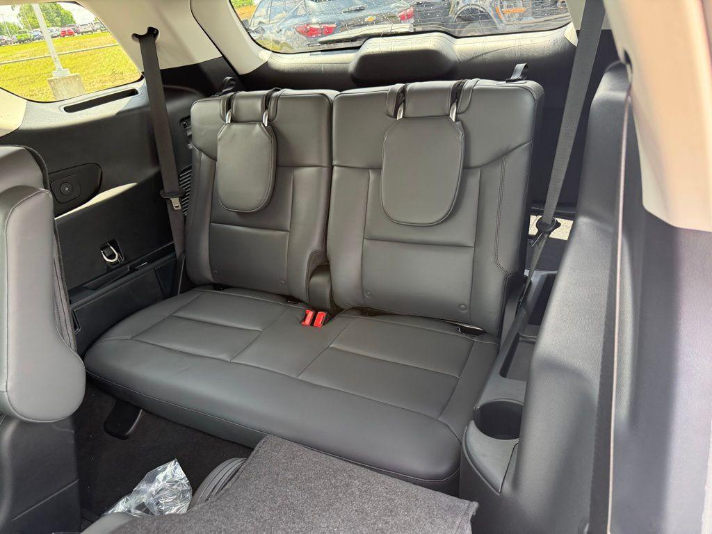new 2025 Ford Explorer car, priced at $41,617