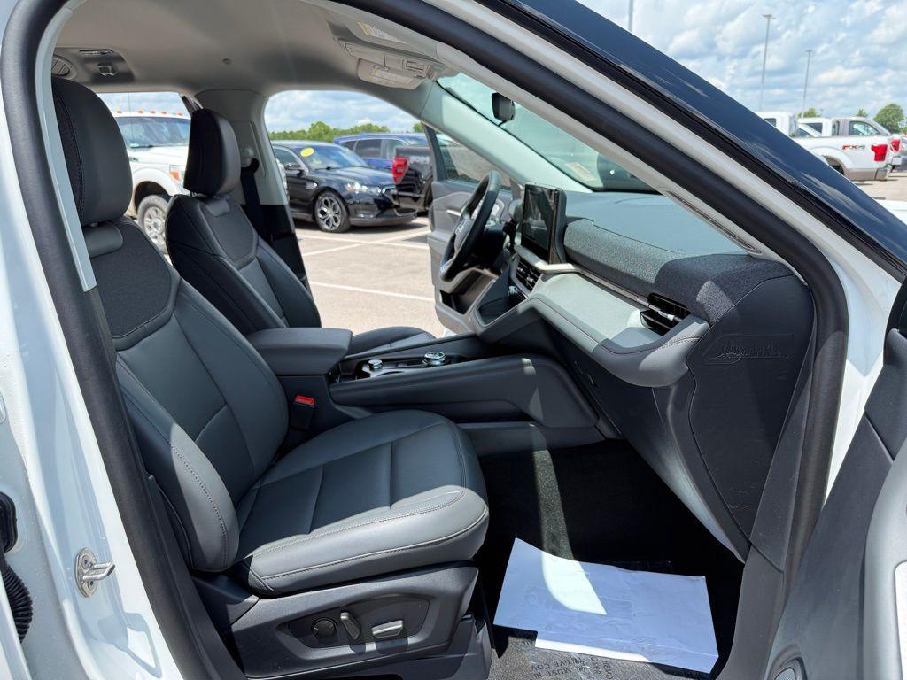 new 2025 Ford Explorer car, priced at $41,617