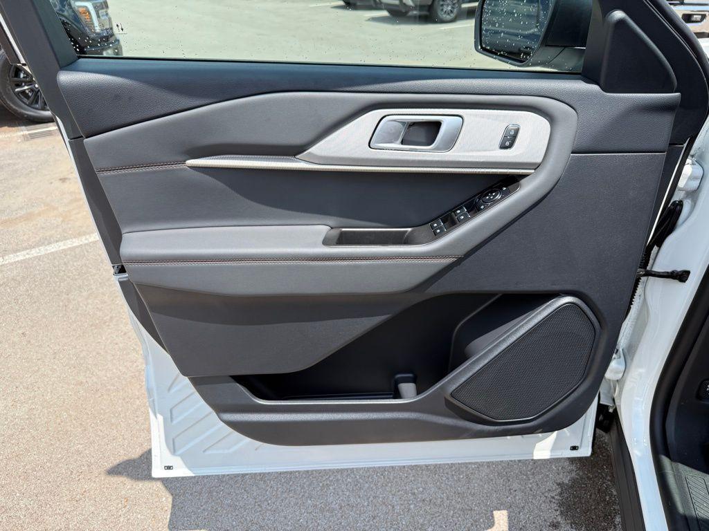 new 2025 Ford Explorer car, priced at $41,617