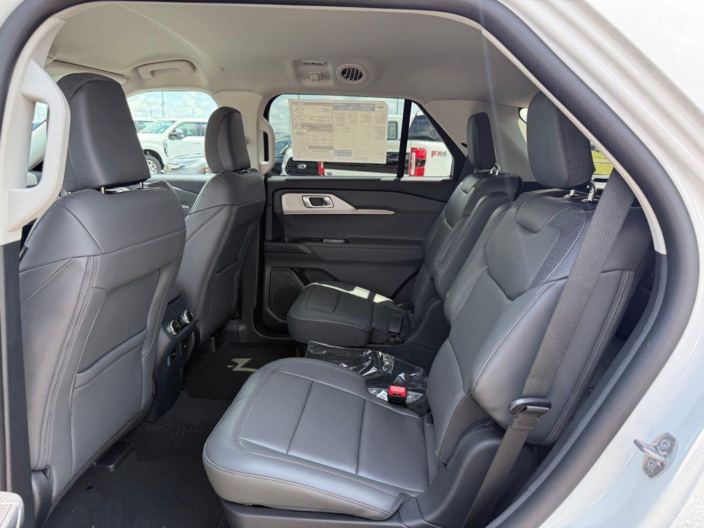 new 2025 Ford Explorer car, priced at $41,617