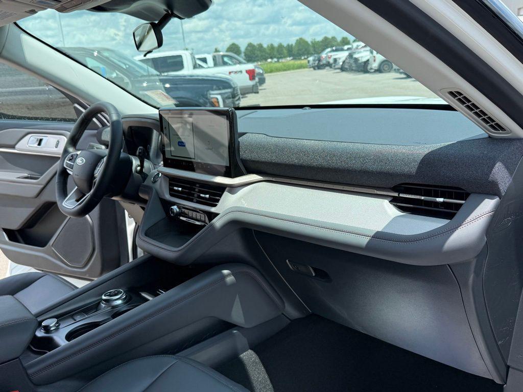 new 2025 Ford Explorer car, priced at $41,617