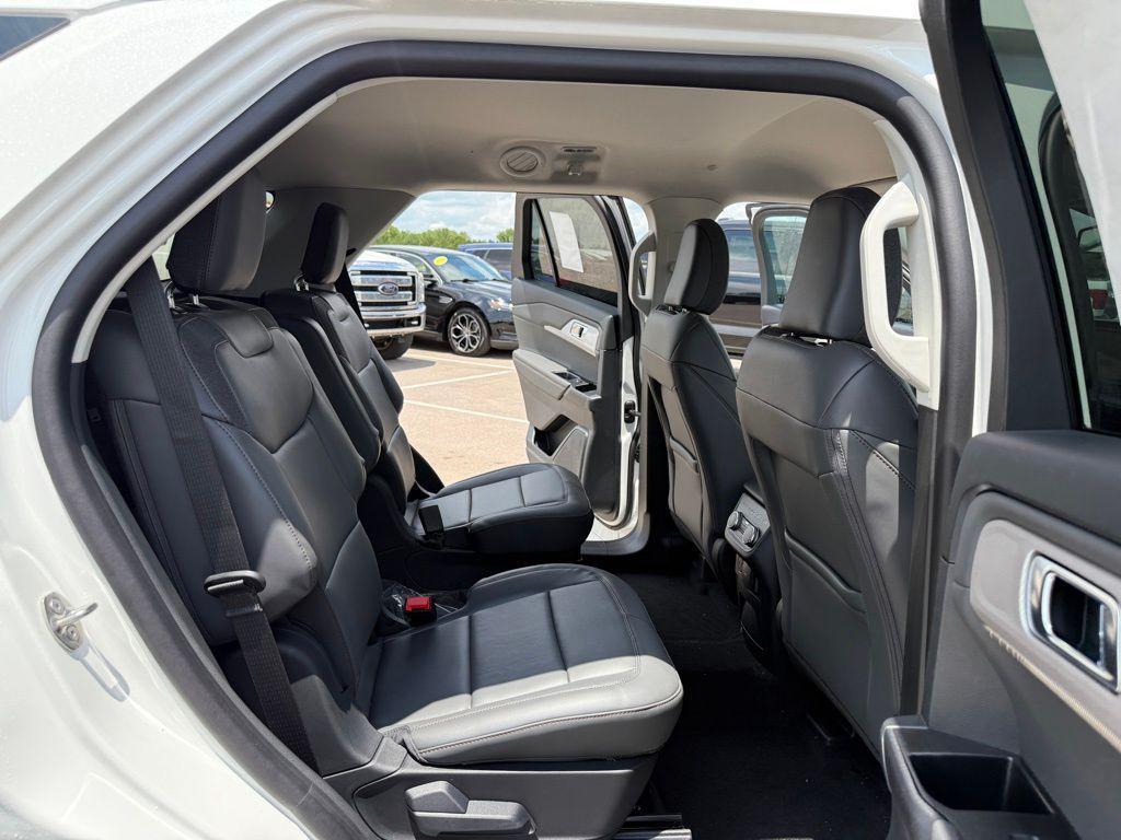 new 2025 Ford Explorer car, priced at $41,617