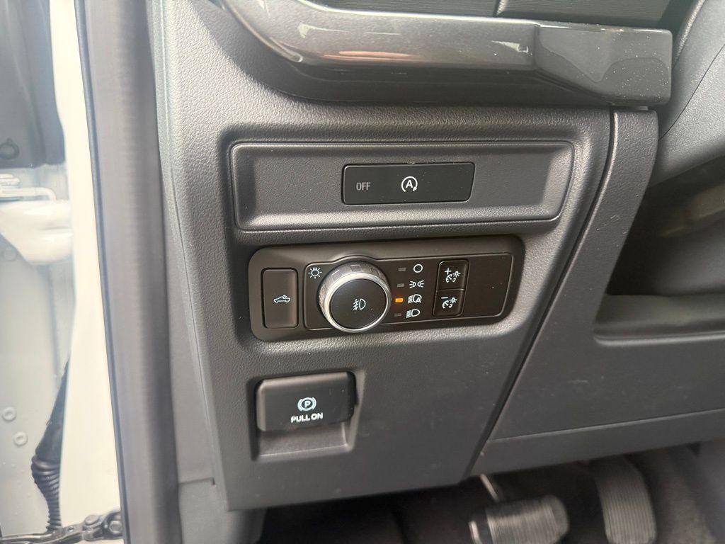 new 2025 Ford F-150 car, priced at $43,751