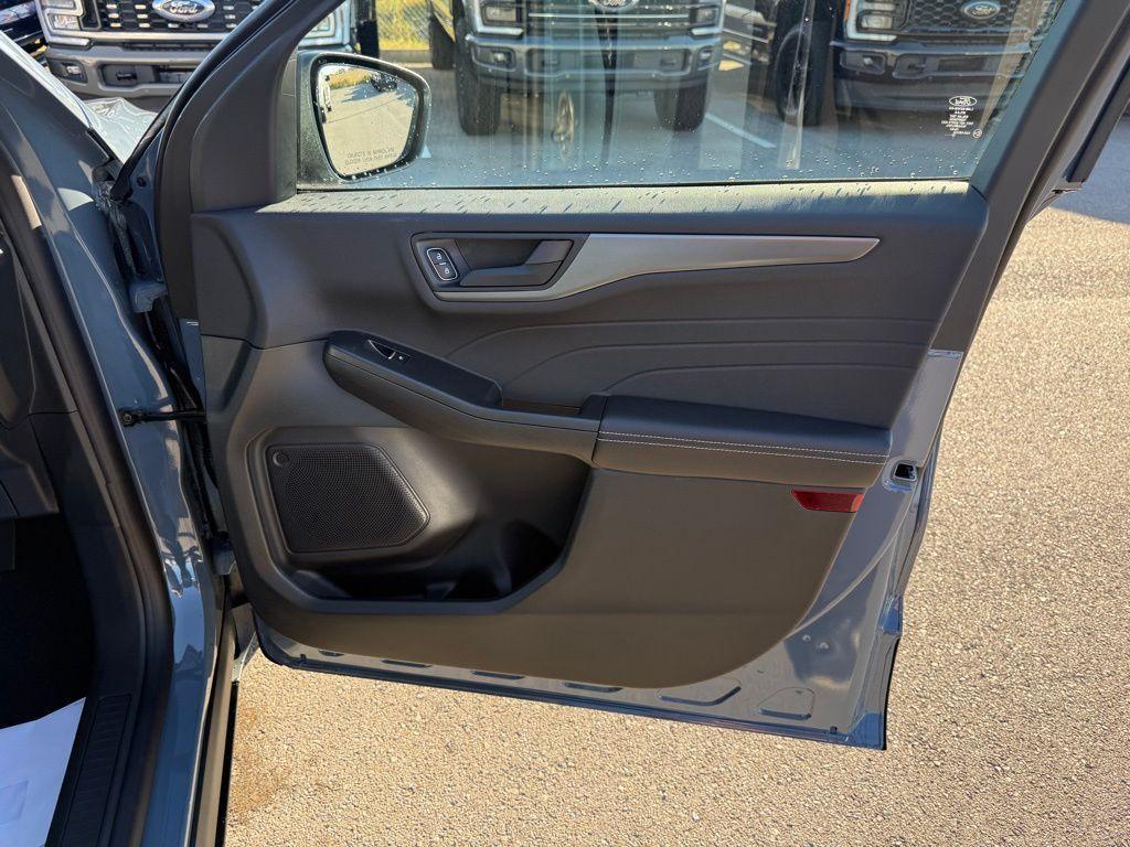 new 2026 Ford Escape car, priced at $29,649