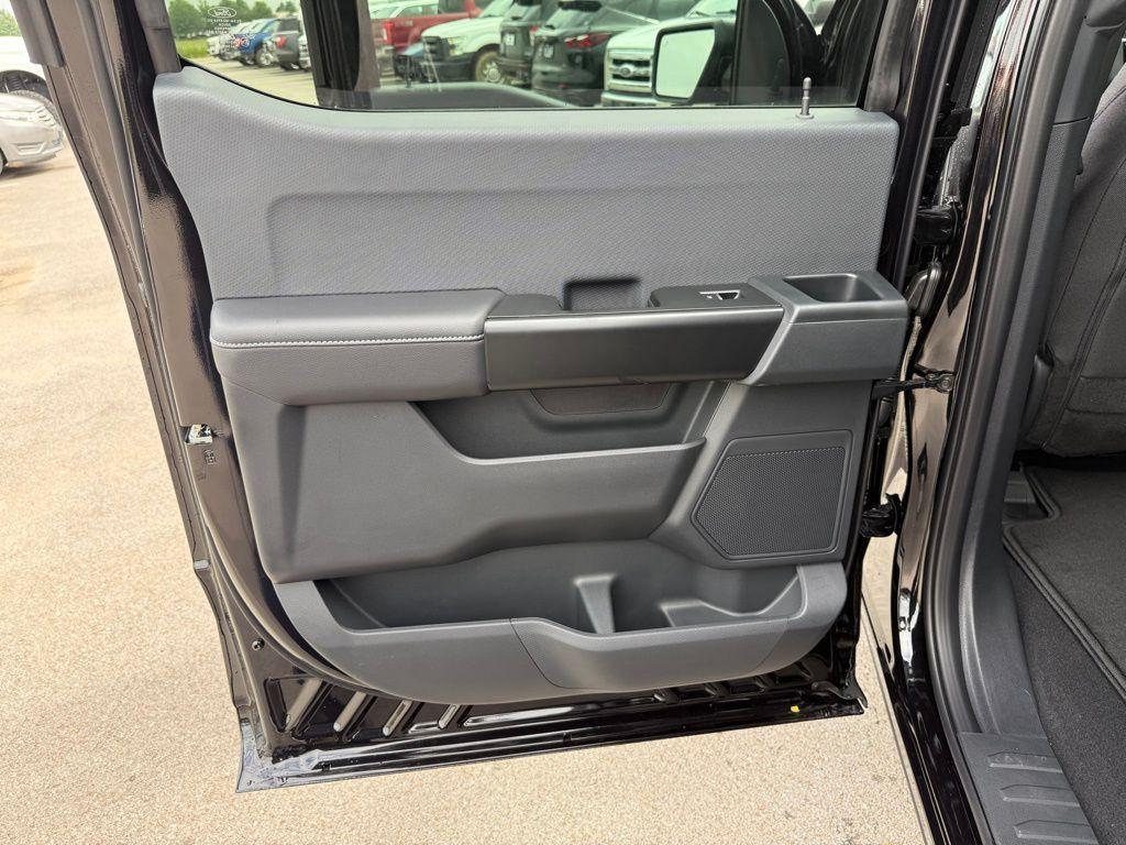 new 2025 Ford F-150 car, priced at $43,722