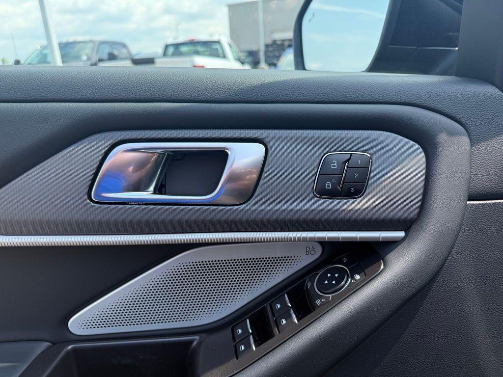 new 2025 Ford Explorer car, priced at $56,022