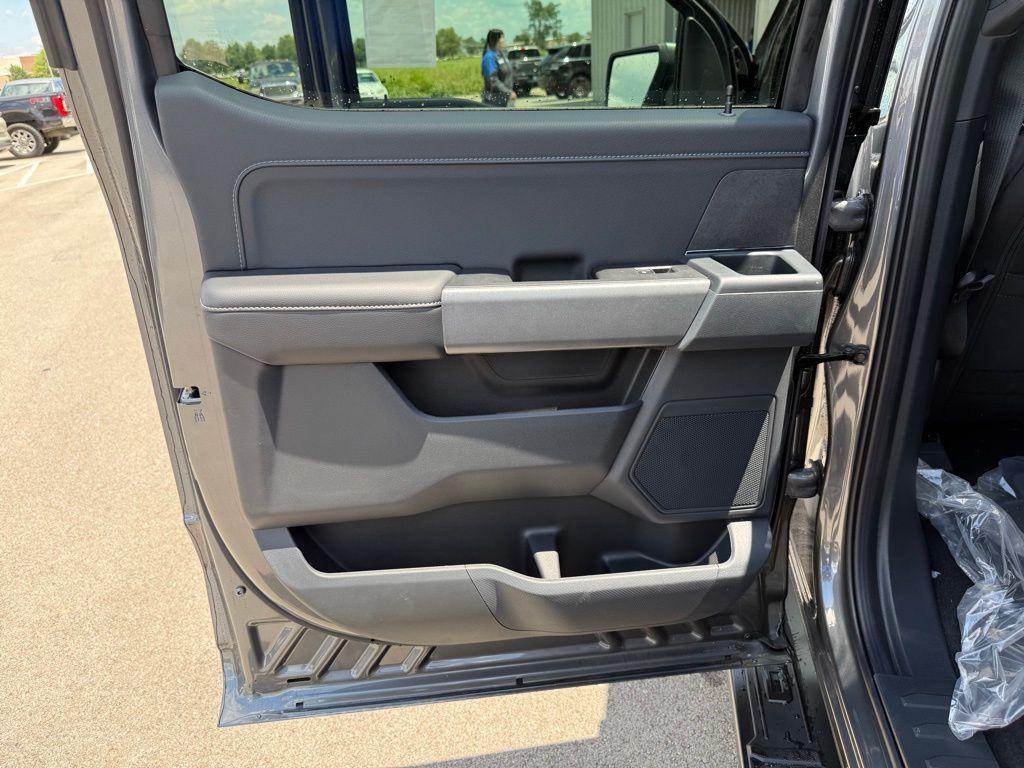 new 2025 Ford F-150 car, priced at $53,887