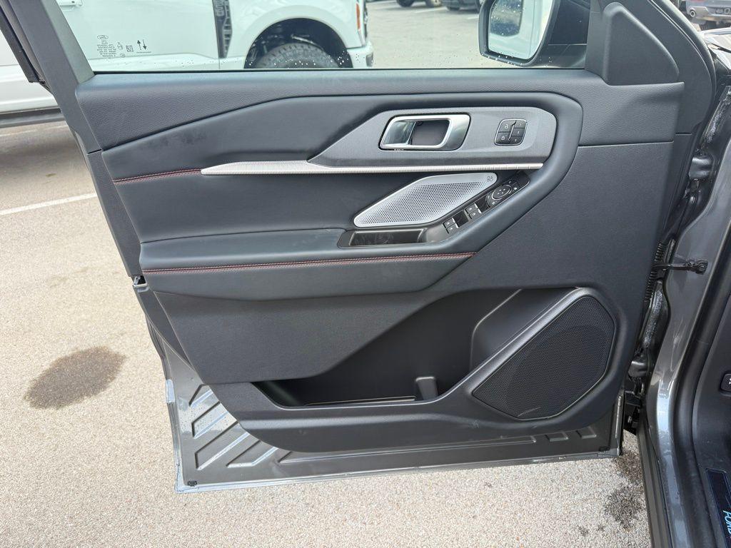 new 2025 Ford Explorer car, priced at $55,780