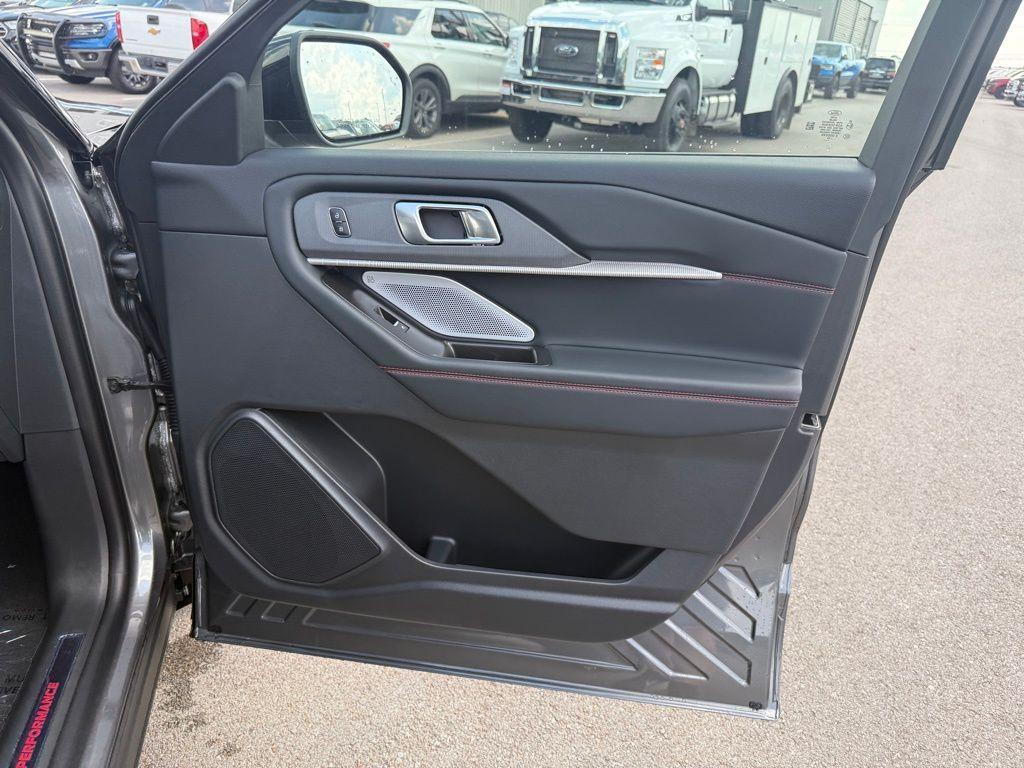 new 2025 Ford Explorer car, priced at $55,780