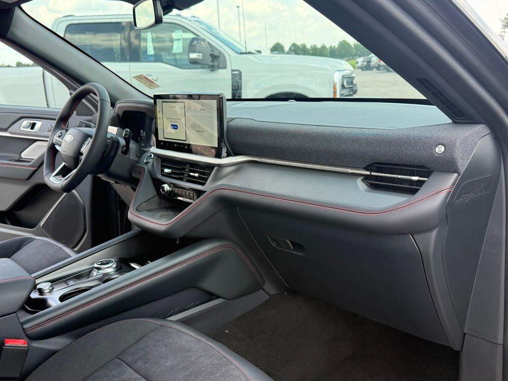 new 2025 Ford Explorer car, priced at $55,780