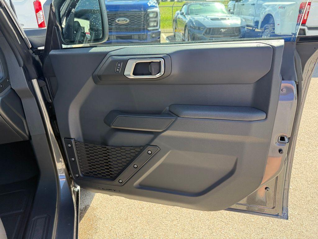 new 2025 Ford Bronco car, priced at $45,736
