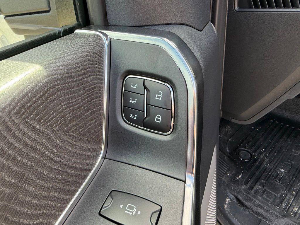 new 2025 Ford F-250 car, priced at $92,173