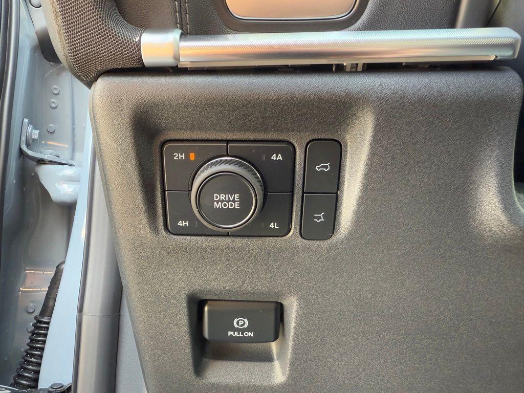 new 2025 Ford Expedition car, priced at $77,701
