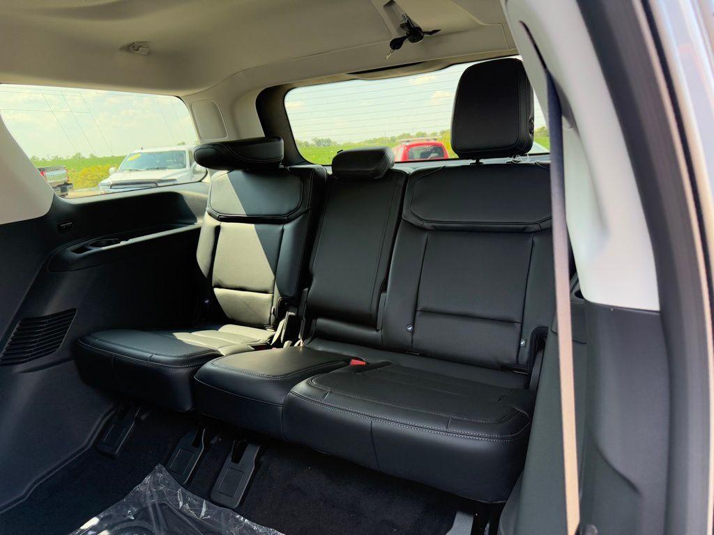 new 2025 Ford Expedition car, priced at $77,701