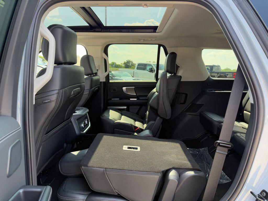 new 2025 Ford Expedition car, priced at $77,701