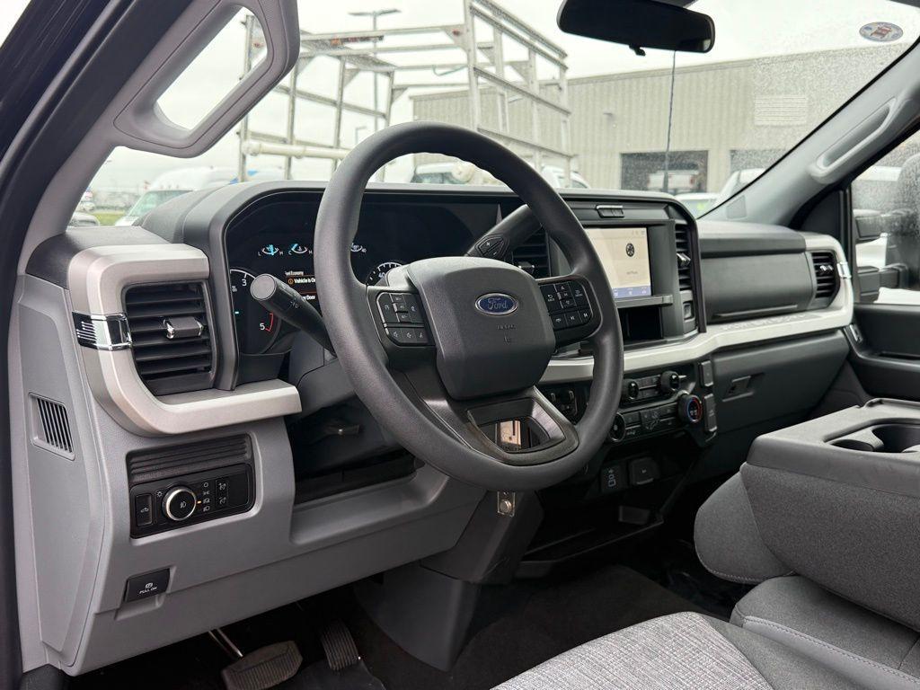 new 2025 Ford F-250 car, priced at $71,920