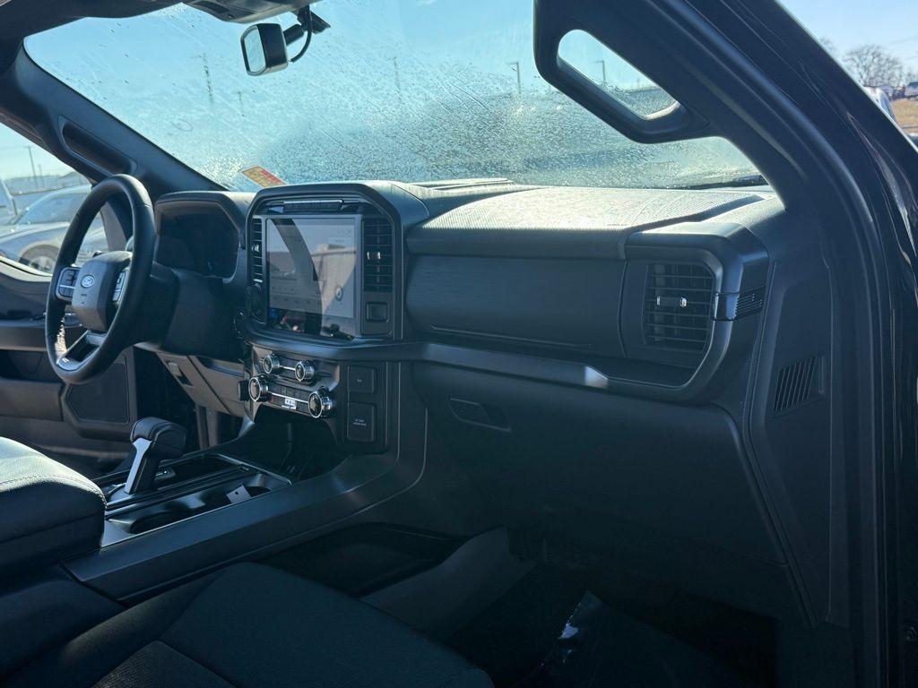 new 2024 Ford F-150 car, priced at $49,163