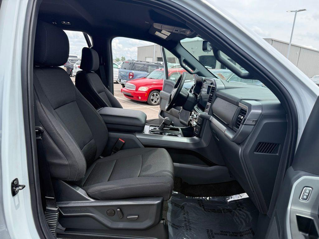 new 2025 Ford F-150 car, priced at $52,673