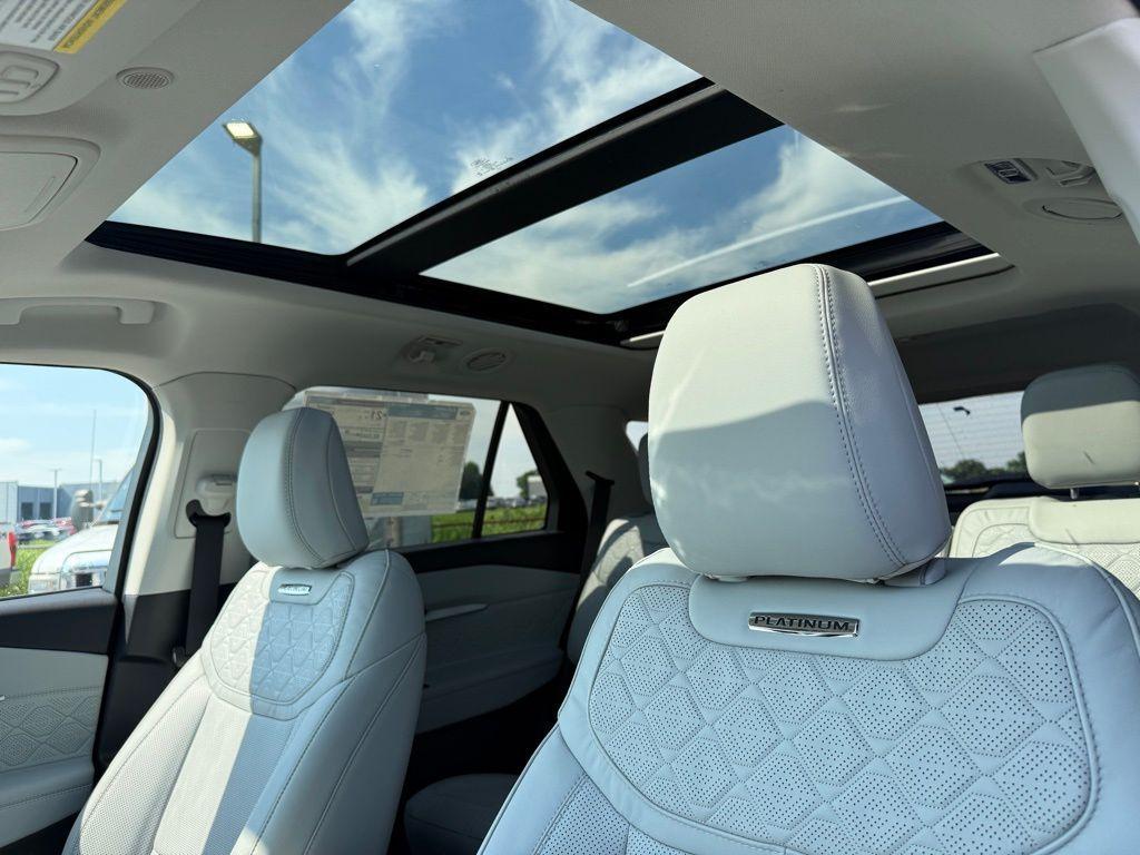 new 2025 Ford Explorer car, priced at $57,346