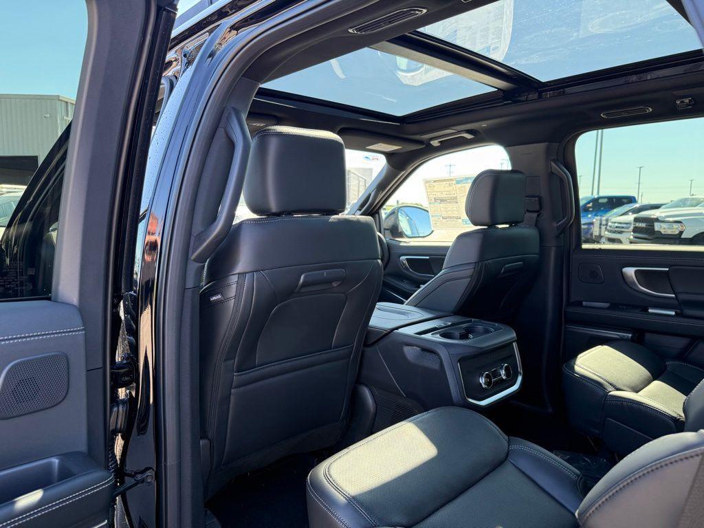 new 2025 Ford Expedition car, priced at $80,279