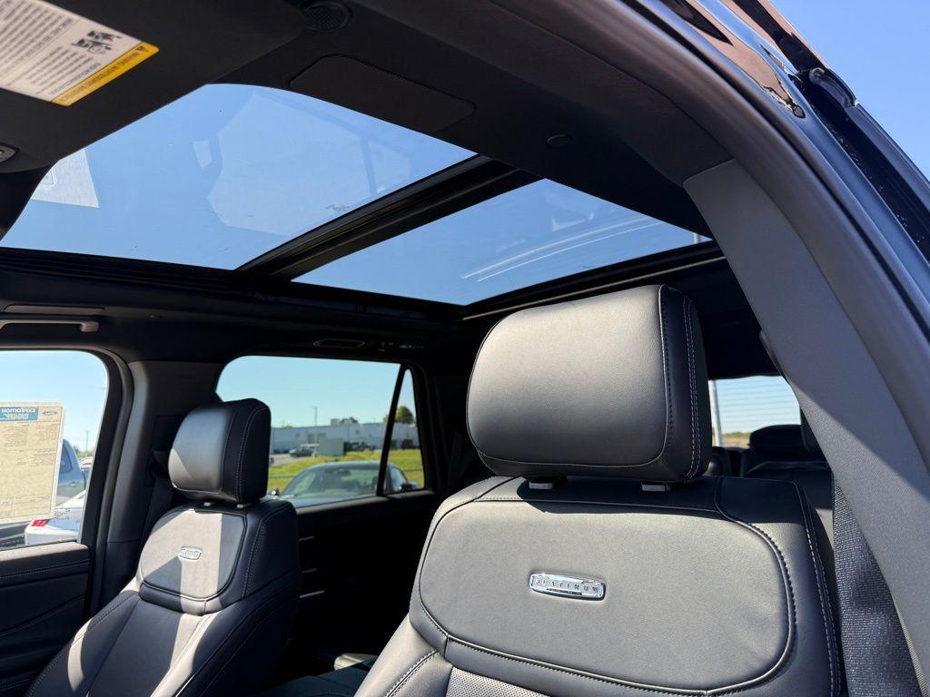 new 2025 Ford Expedition car, priced at $80,279
