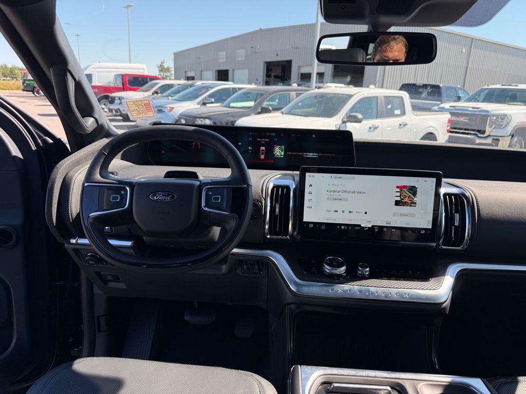new 2025 Ford Expedition car, priced at $80,279