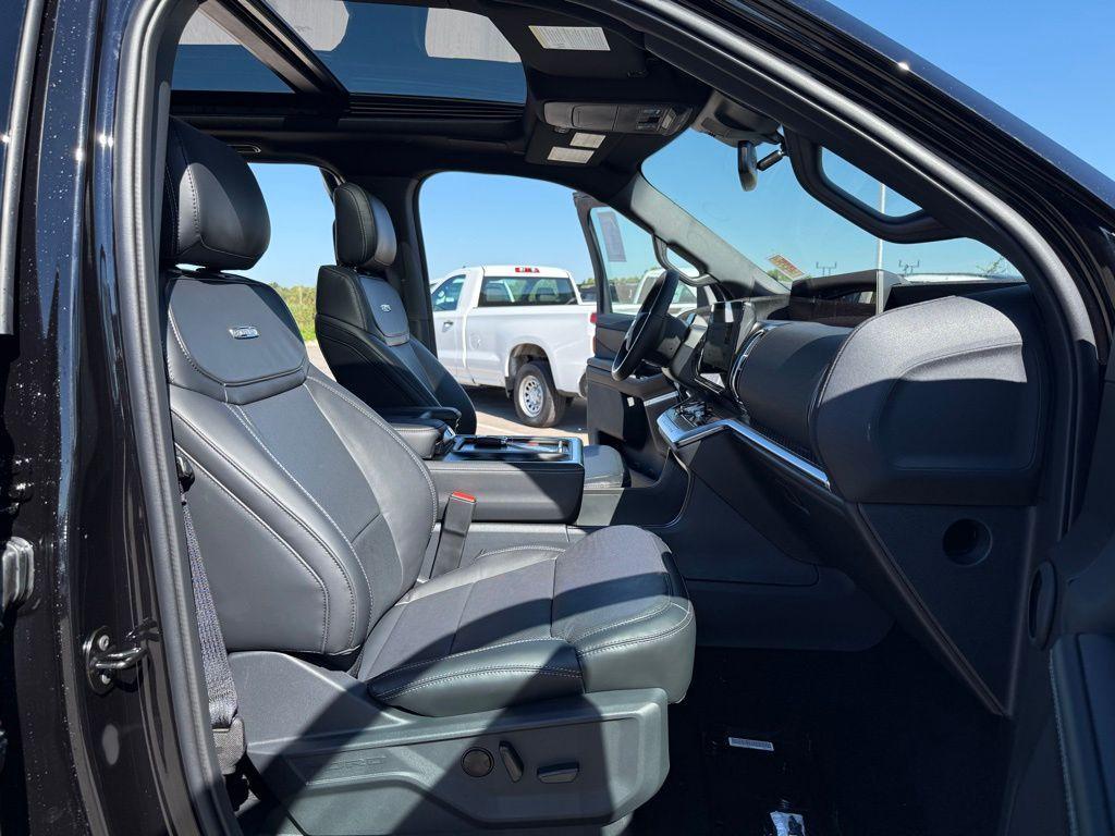 new 2025 Ford Expedition car, priced at $80,279