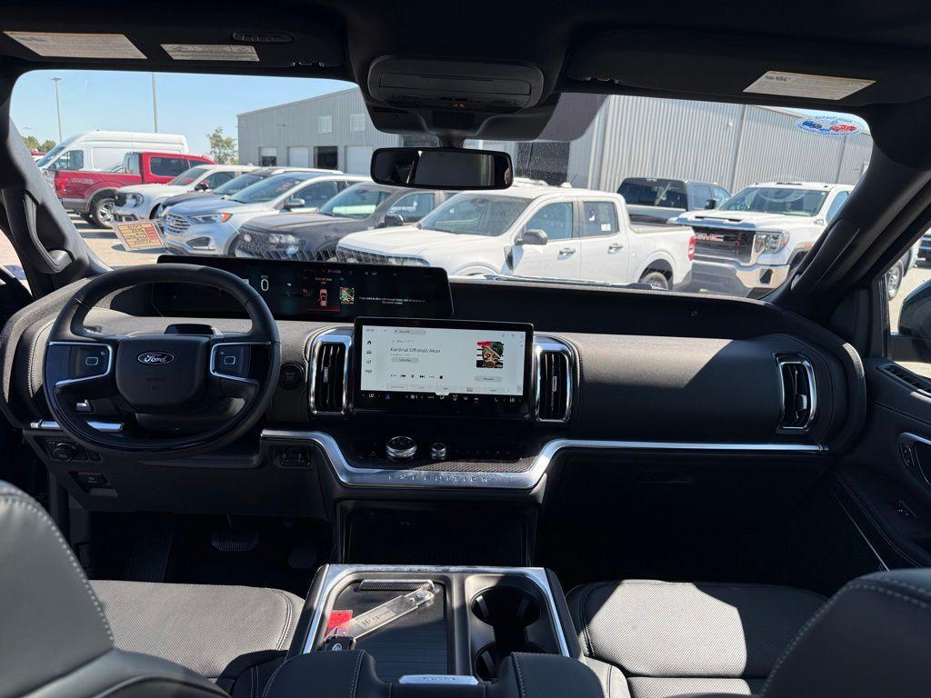 new 2025 Ford Expedition car, priced at $80,279
