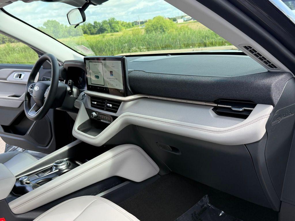 new 2025 Ford Explorer car, priced at $42,800