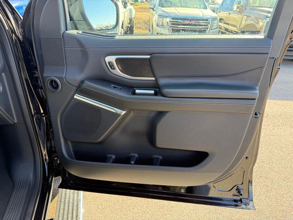 new 2025 Ford Expedition car, priced at $80,848