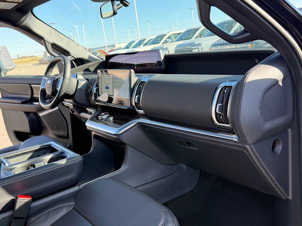 new 2025 Ford Expedition car, priced at $80,848