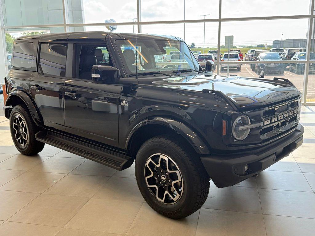 new 2025 Ford Bronco car, priced at $51,274