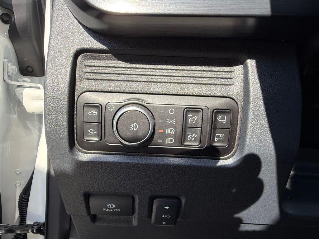 new 2025 Ford F-250 car, priced at $82,711